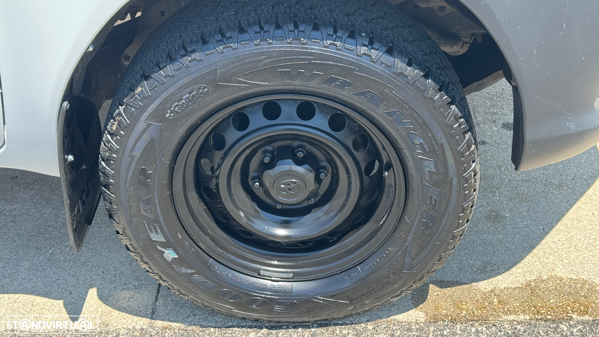 Toyota Hilux 2.4 D-4D 4X4 - 18
