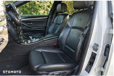 BMW Seria 5 525d xDrive Luxury Line - 9