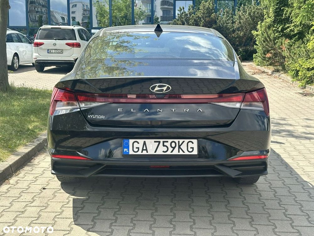 Hyundai Elantra - 7