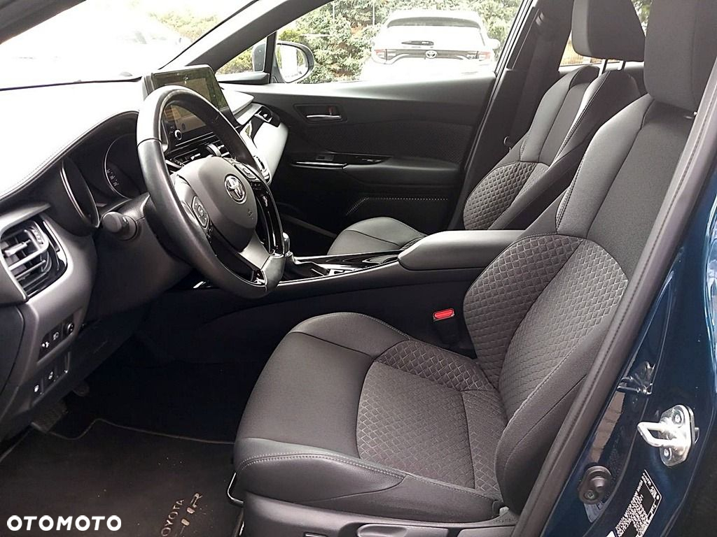 Toyota C-HR - 12