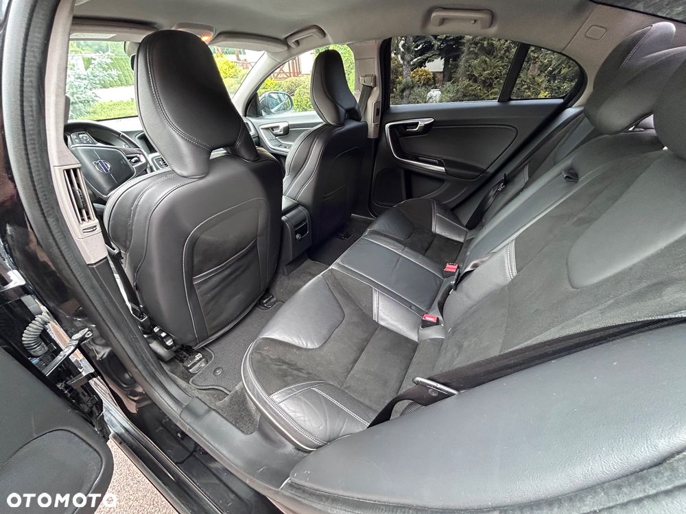 Volvo S60 D3 Drive-E Momentum - 15