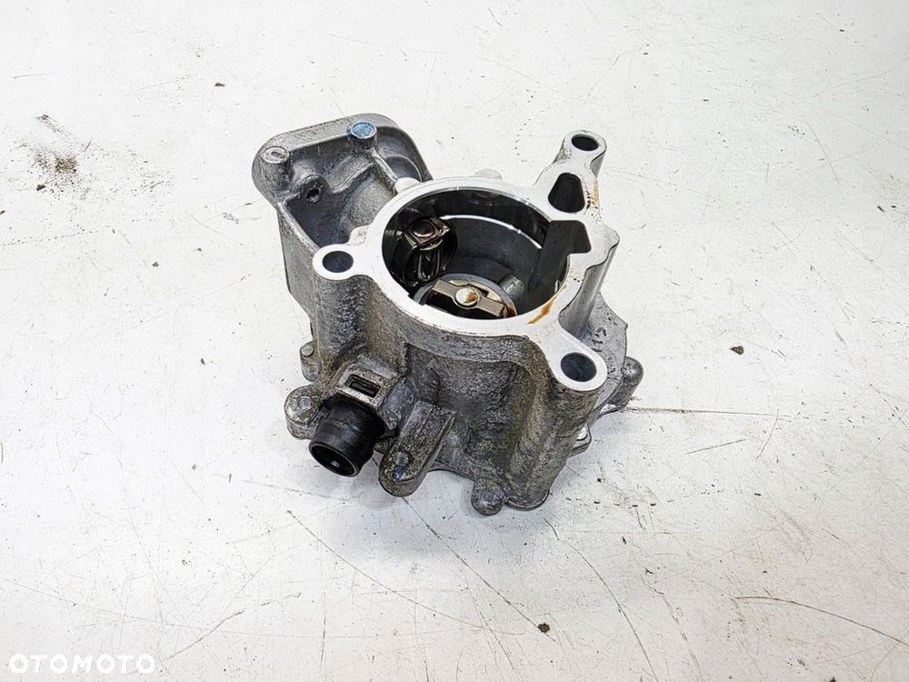 POMPA VACUM OBUDOWA AUDI A4 B9 A5 Q5 FY 1.8 2.0 TFSI 06K145100BB - 2