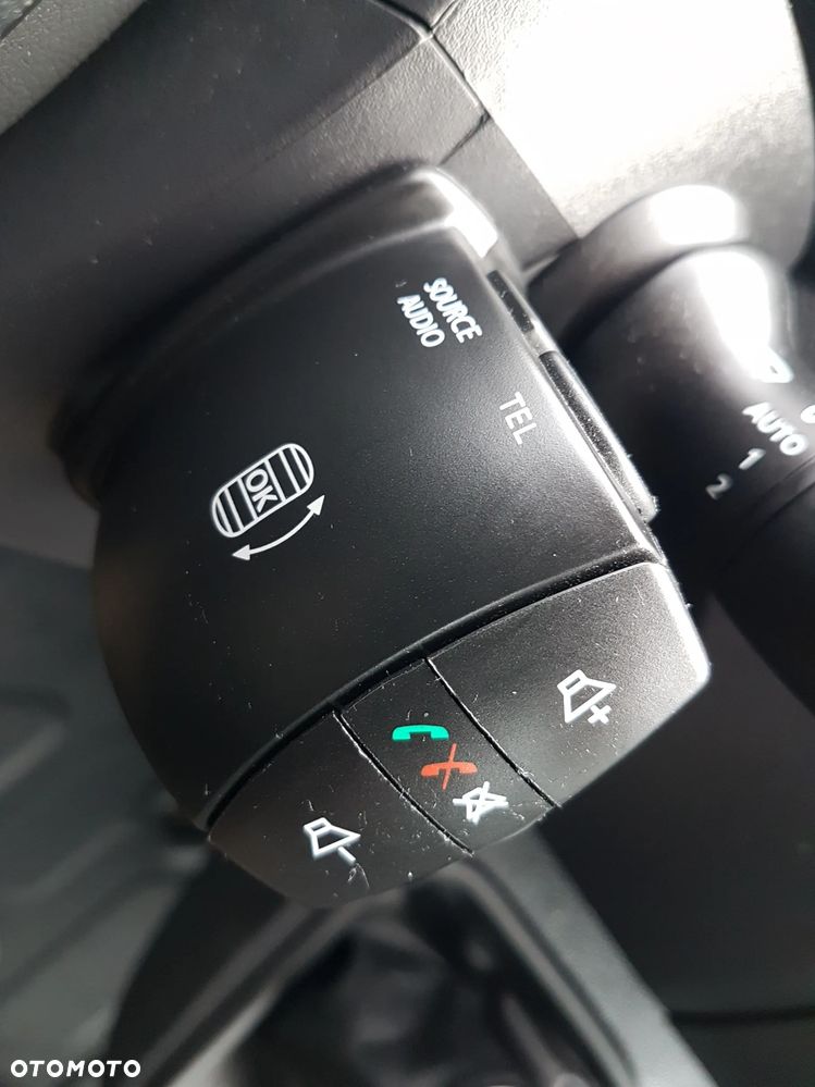 Renault MASTER CHŁODNIA AGREGAT CARRIER XARIOS 350 FUNKCJA GRZANIA IZOTERMA 4,02x2,11x1,98 ZASILANIE Z SILNIKA + ELEKTRYCZNE KLIMA - 25