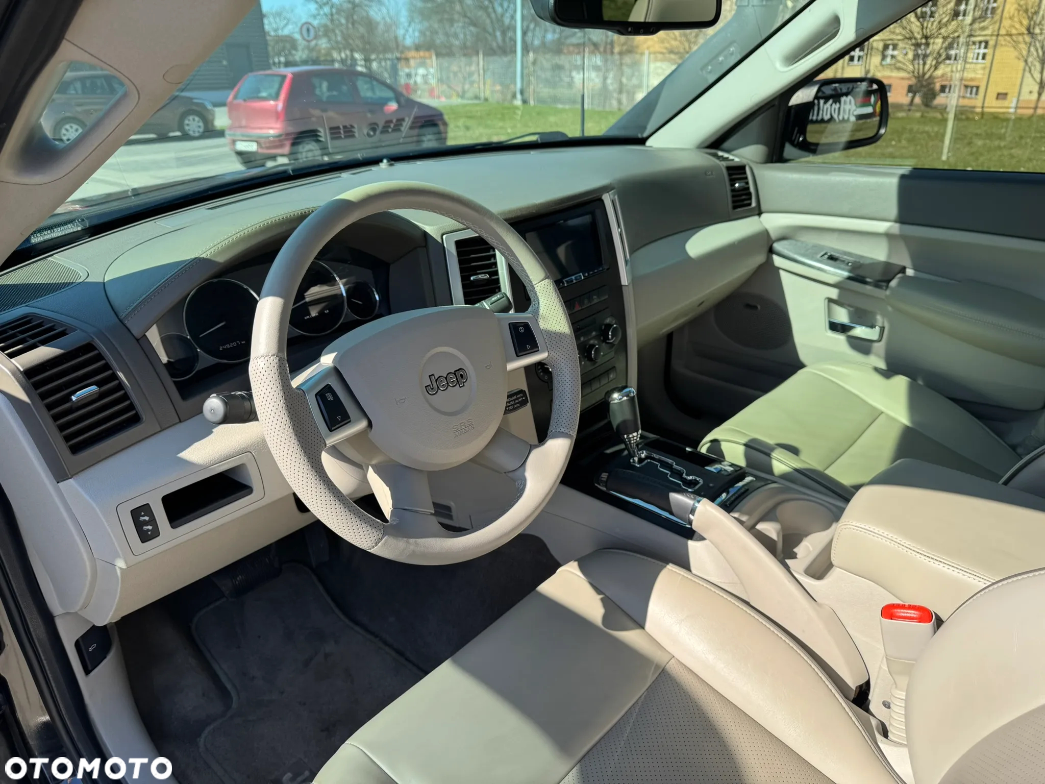 Jeep Grand Cherokee 5.7 V8 HEMI 4WD Automatik Overland - 13