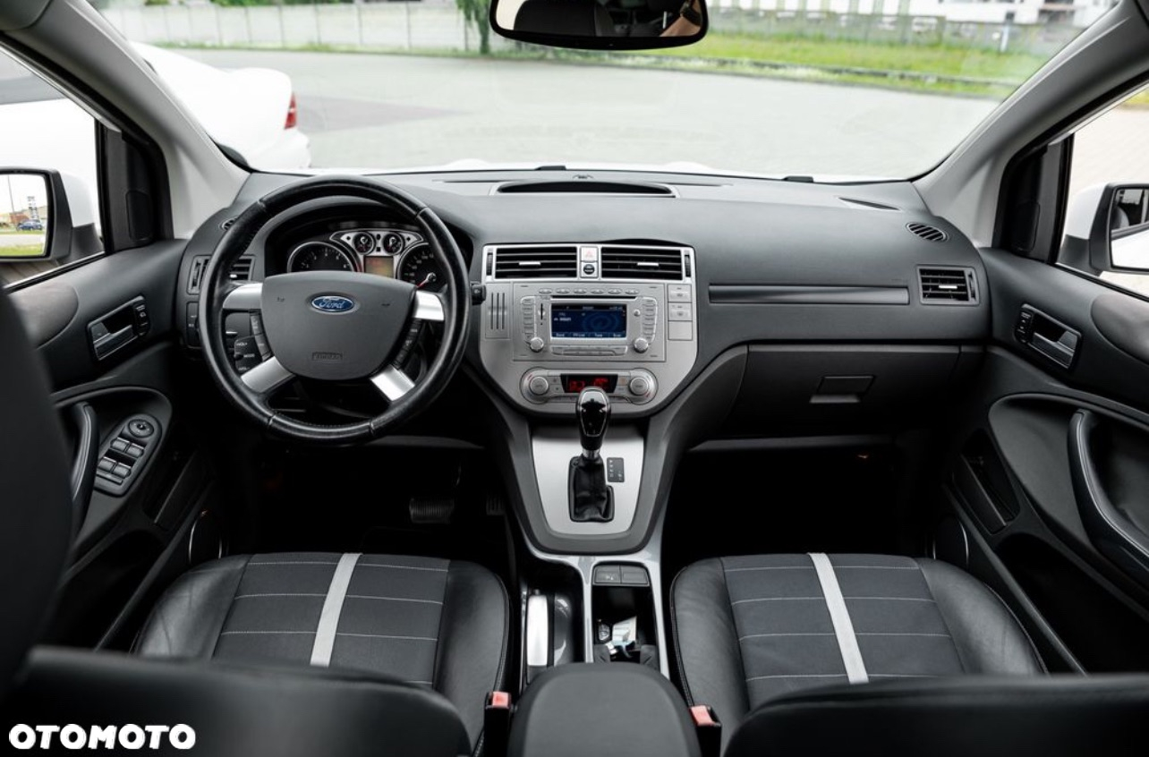 Ford Kuga 2.5 4x4 Titanium - 26