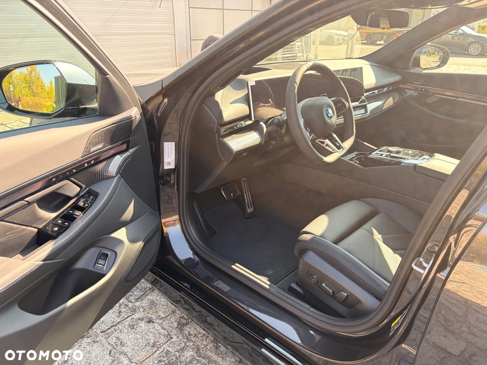 BMW Seria 5 530e xDrive PHEV - 6