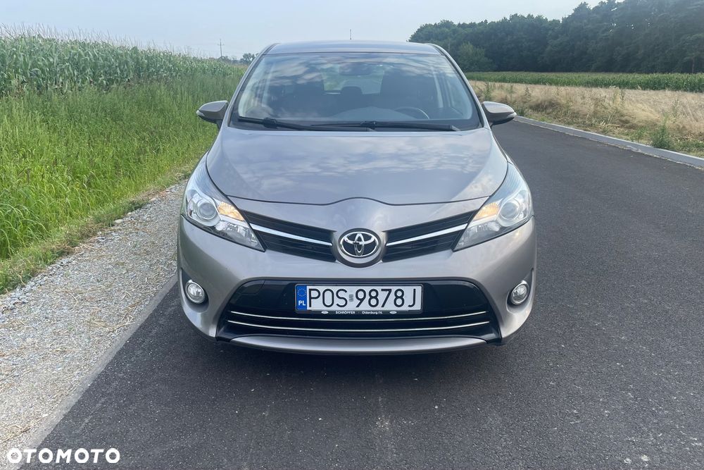 Toyota Verso 1.6 D-4D Premium - 2