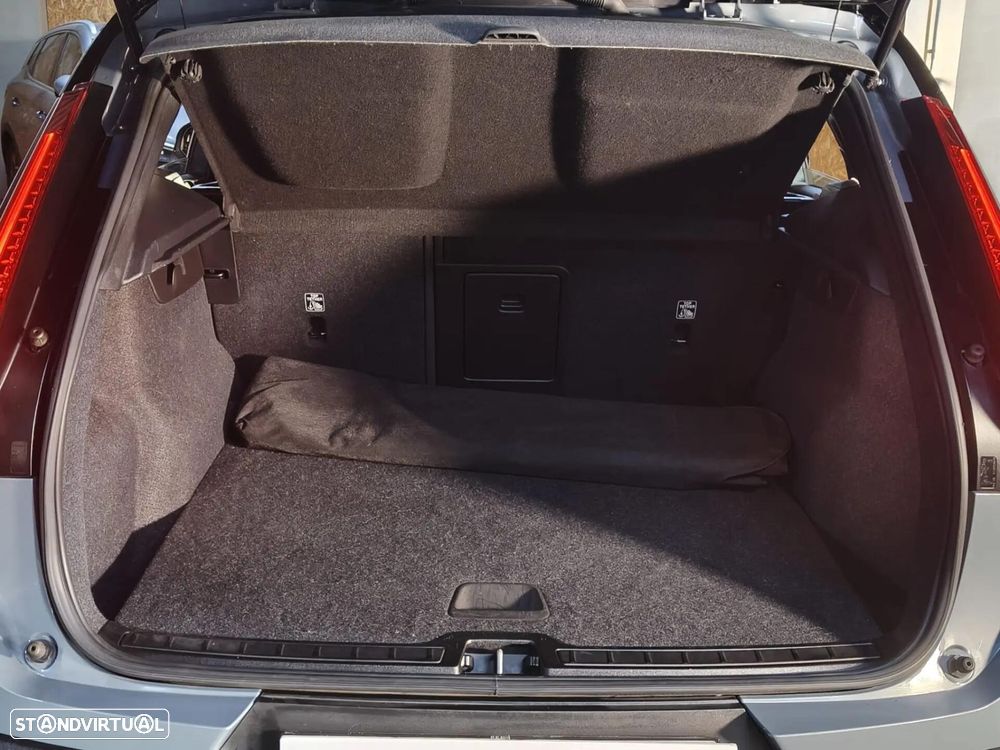 Volvo XC 40 Recharge Core - 17
