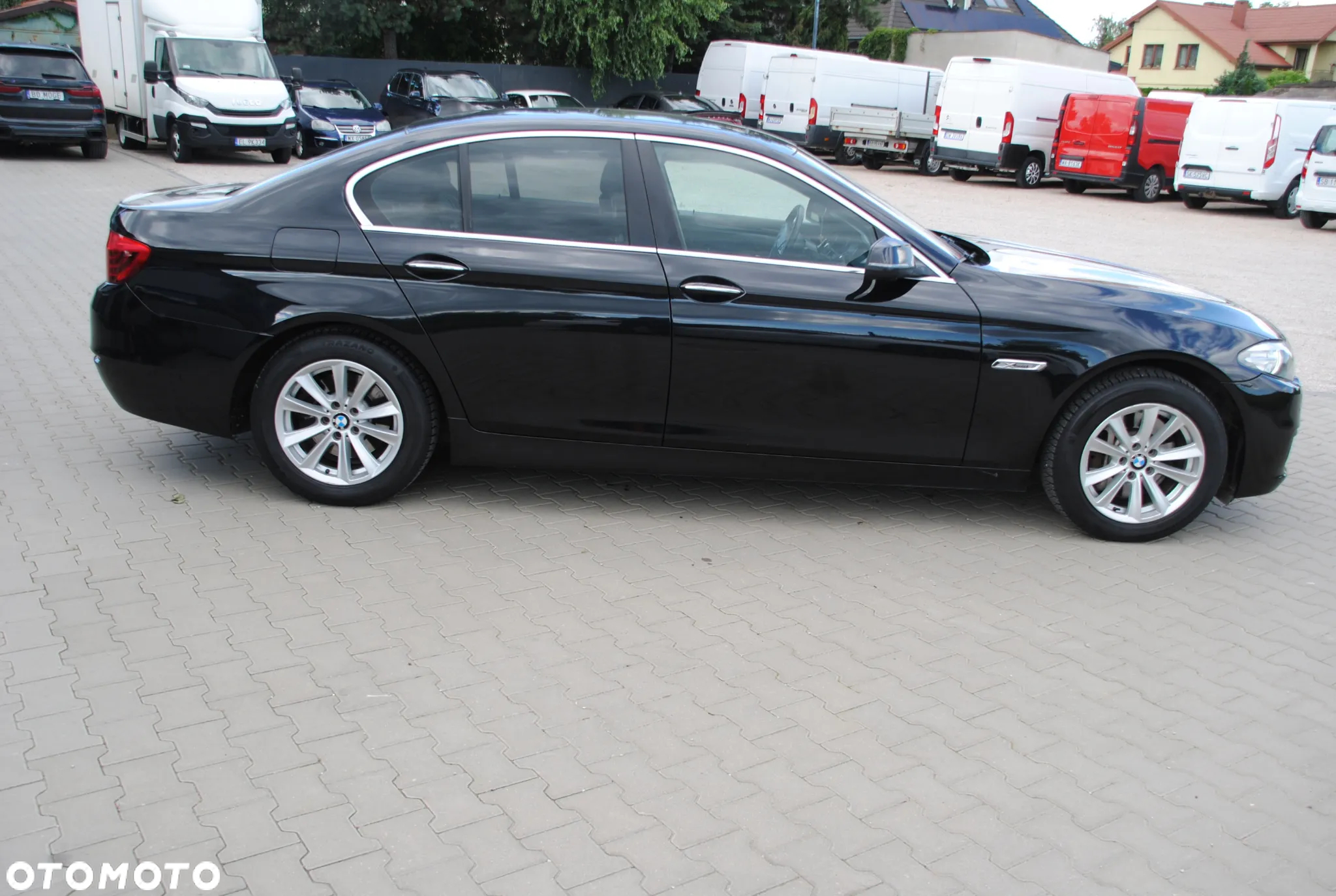 BMW Seria 5 525d xDrive - 6