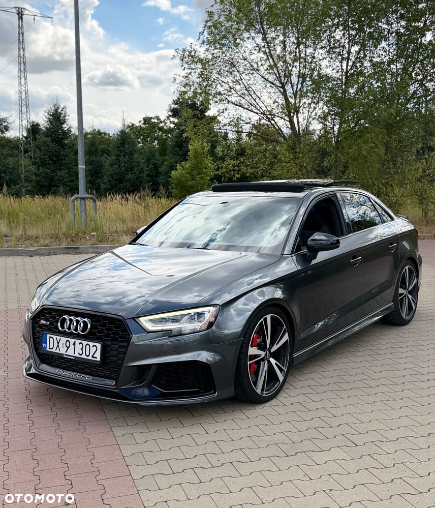 Audi RS3 Limousine - 1