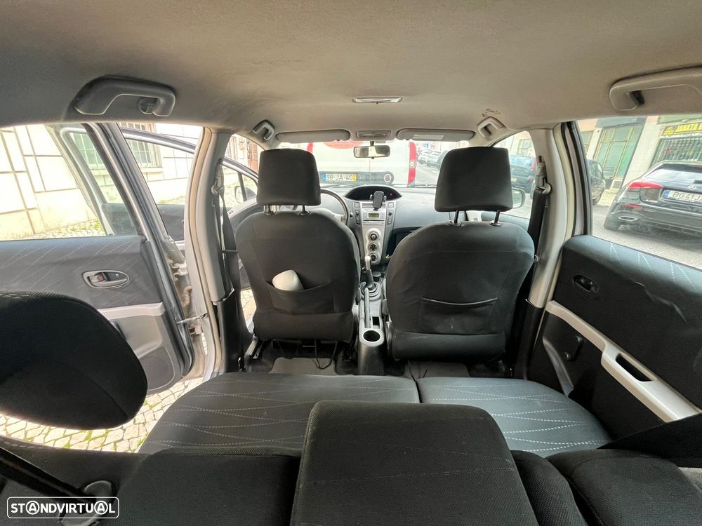Toyota Yaris 1.0 VVT-i - 24