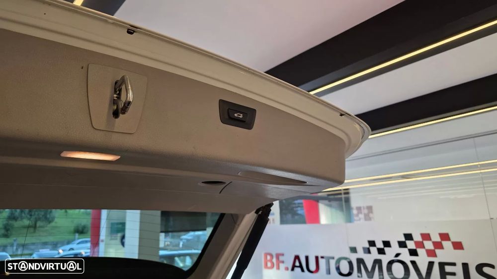 BMW 320 d Touring Sport-Aut. - 25