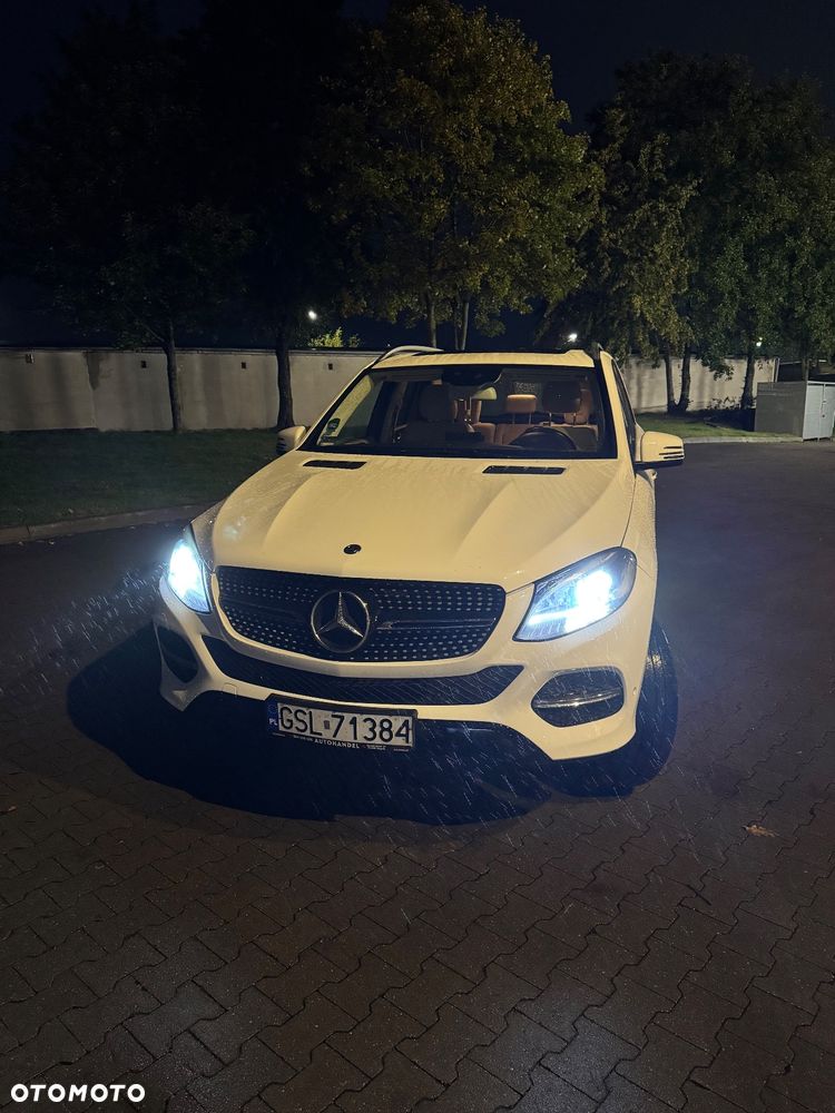 Mercedes-Benz GLE - 1