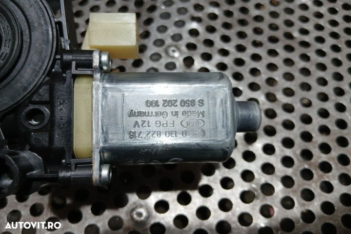 Motoras macara geam fata dreapta 0130822716 5Q0959802B 0130822716 5Q0 - 4