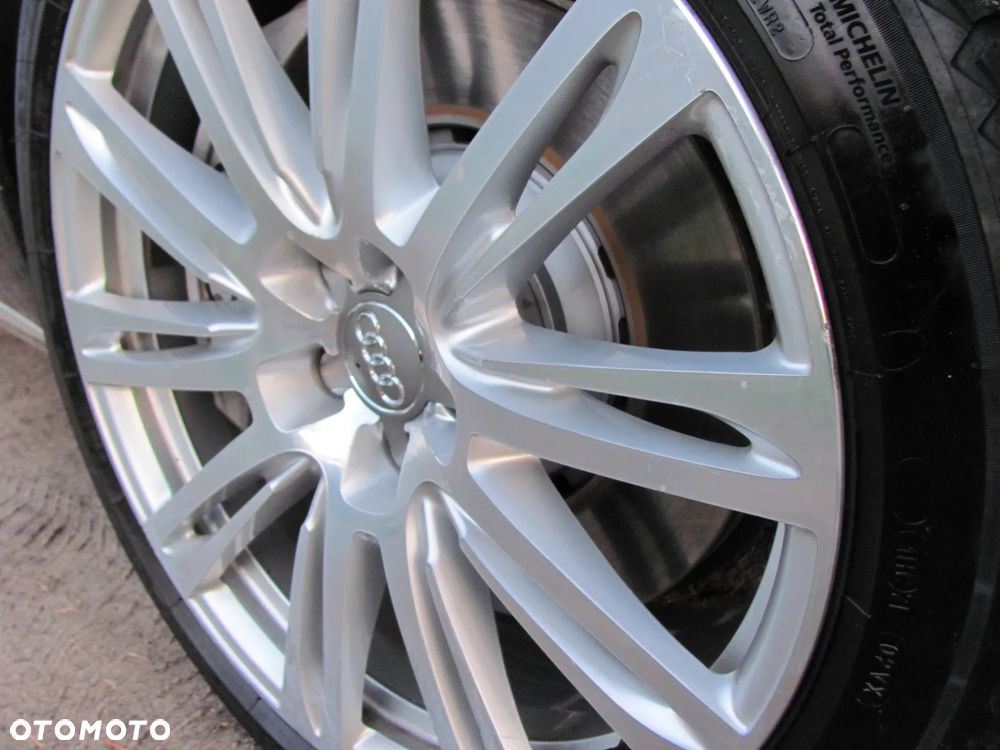 Audi A8 4.0 TFSI cylinder on demand quattro tiptronic Lang - 22