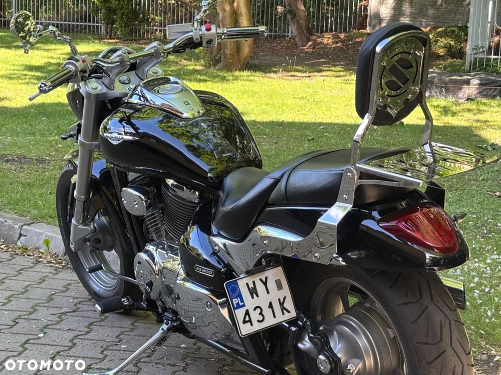 Suzuki Intruder - 2