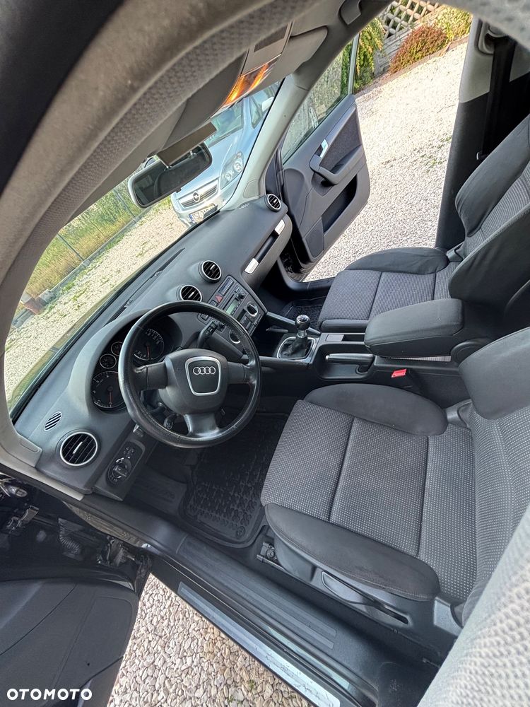 Audi A3 Sportback 2.0 TDI Ambiente - 8