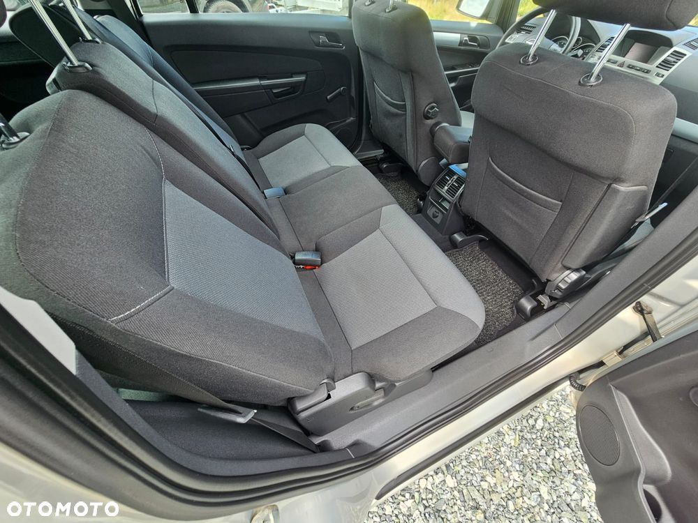 Opel Zafira - 11
