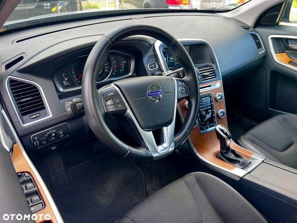 Volvo XC 60 D4 AWD Geartronic Summum - 11