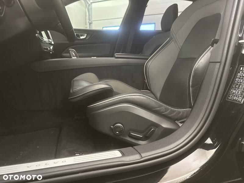 Volvo V60 B3 B R-Design - 13