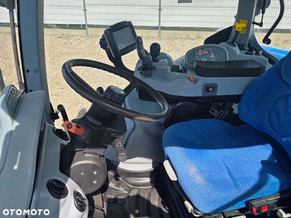 New Holland T7030 PC 2011R - 14