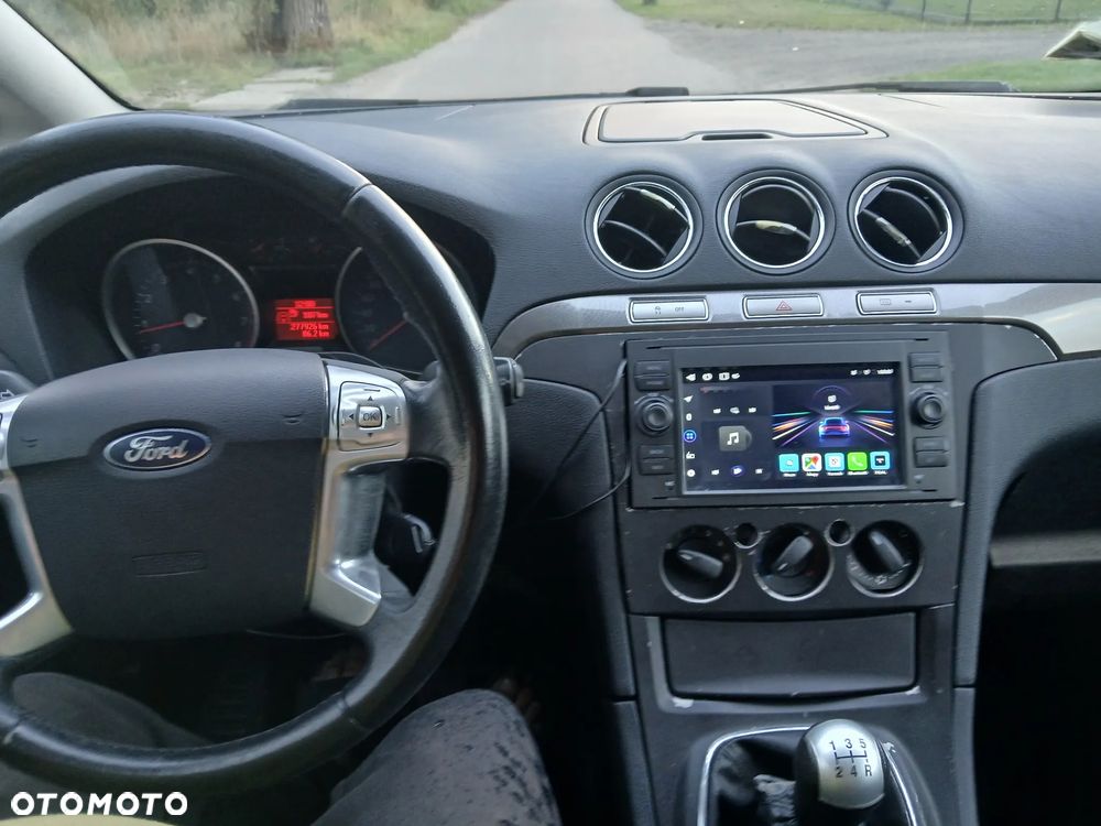 Ford S-Max - 13