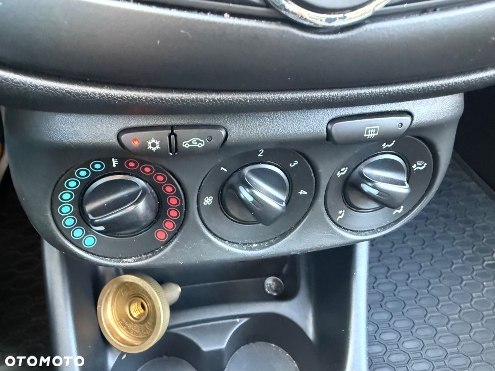 Opel Corsa - 14