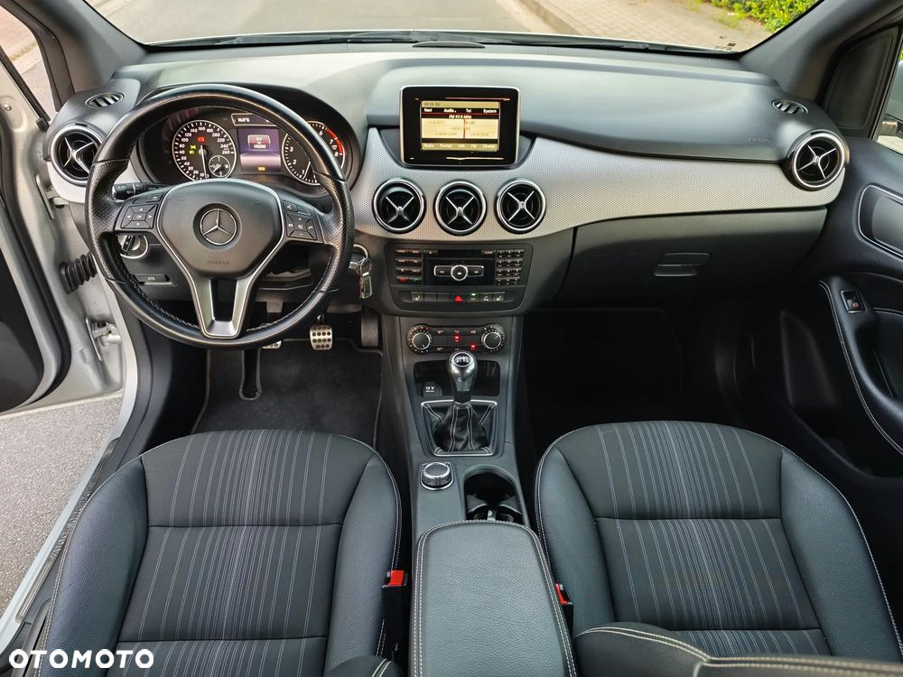 Mercedes-Benz Klasa B 180 (BlueEFFICIENCY) - 29