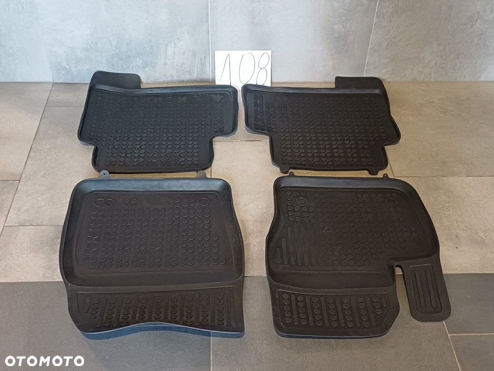 NR 108 Dywaniki Gumowe Ford Kuga 2017 rok generacja 2 Rezaw-Plast - 1