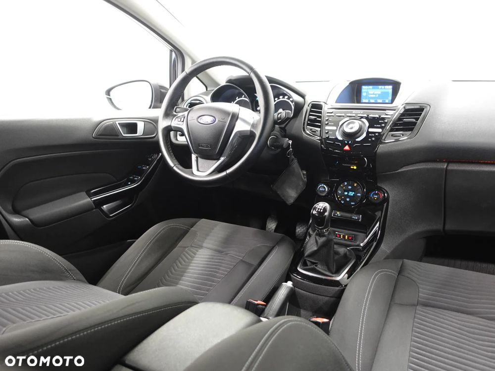 Ford Fiesta 1.0 EcoBoost Titanium - 29