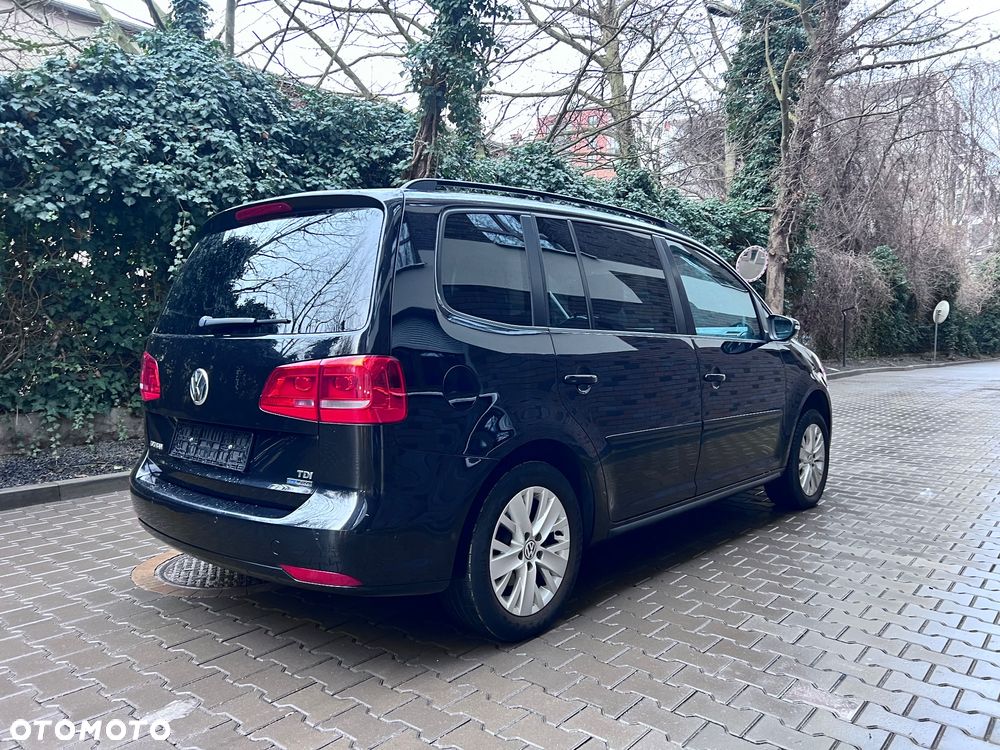 Volkswagen Touran - 14