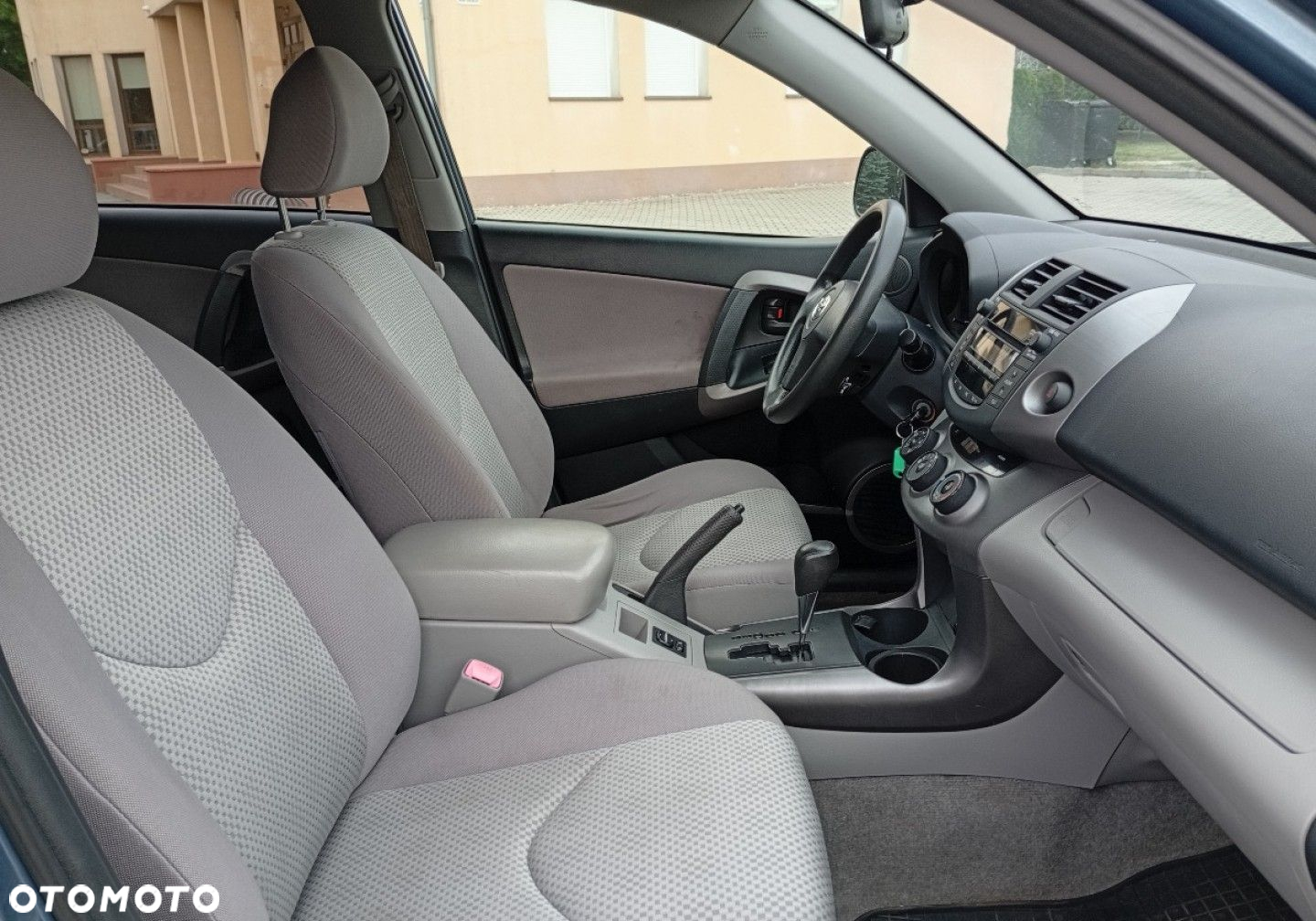 Toyota RAV4 - 13