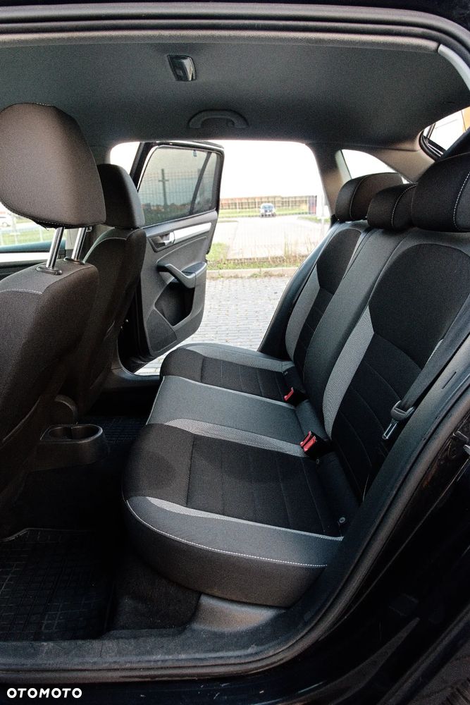 Skoda RAPID 1.6 TDI DPF Ambition - 15