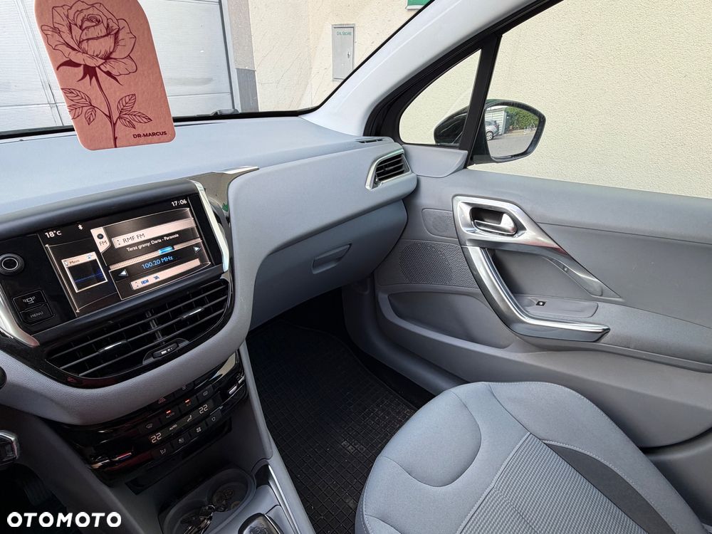 Peugeot 208 1.4 VTi Allure - 5
