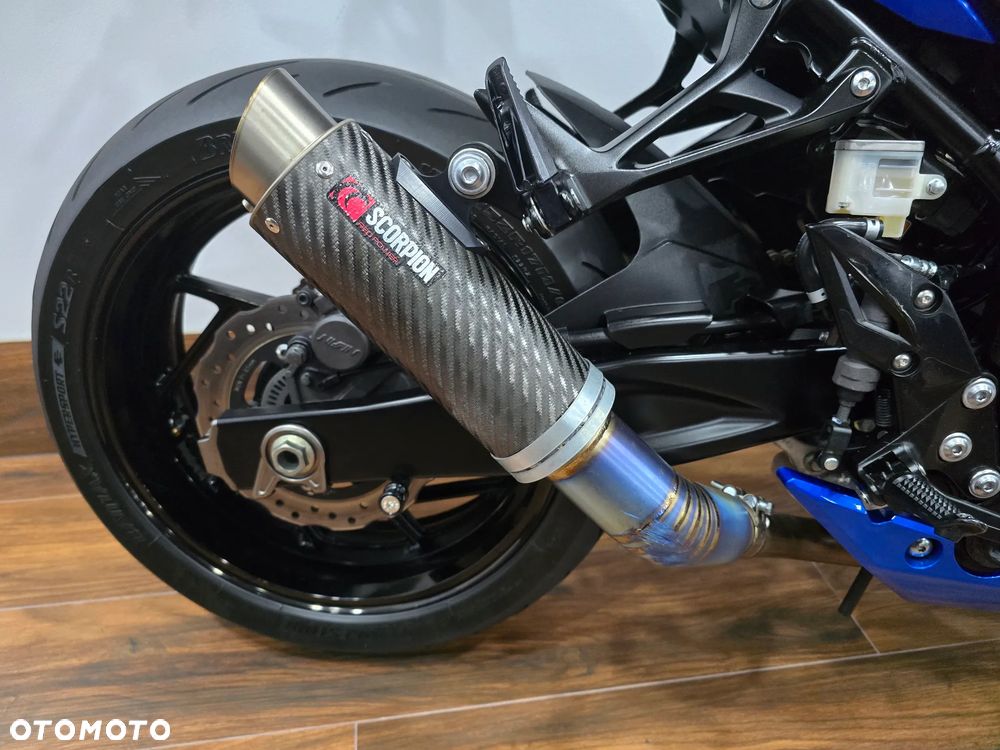 Suzuki GSX - 30