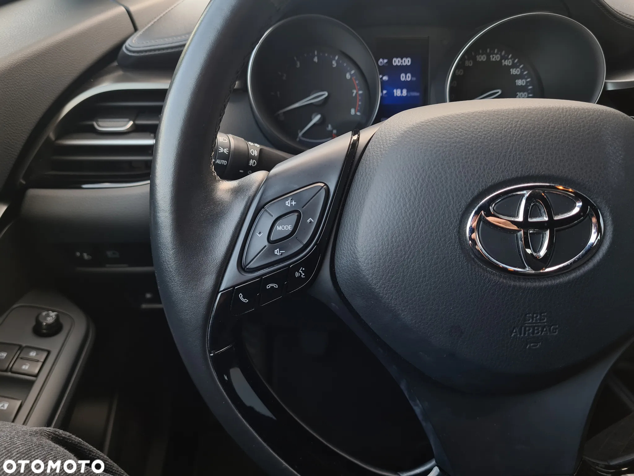 Toyota C-HR 1.2 T Comfort - 11