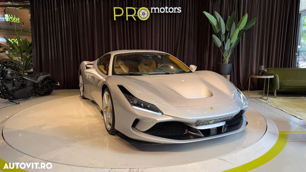 Ferrari F8 - 2