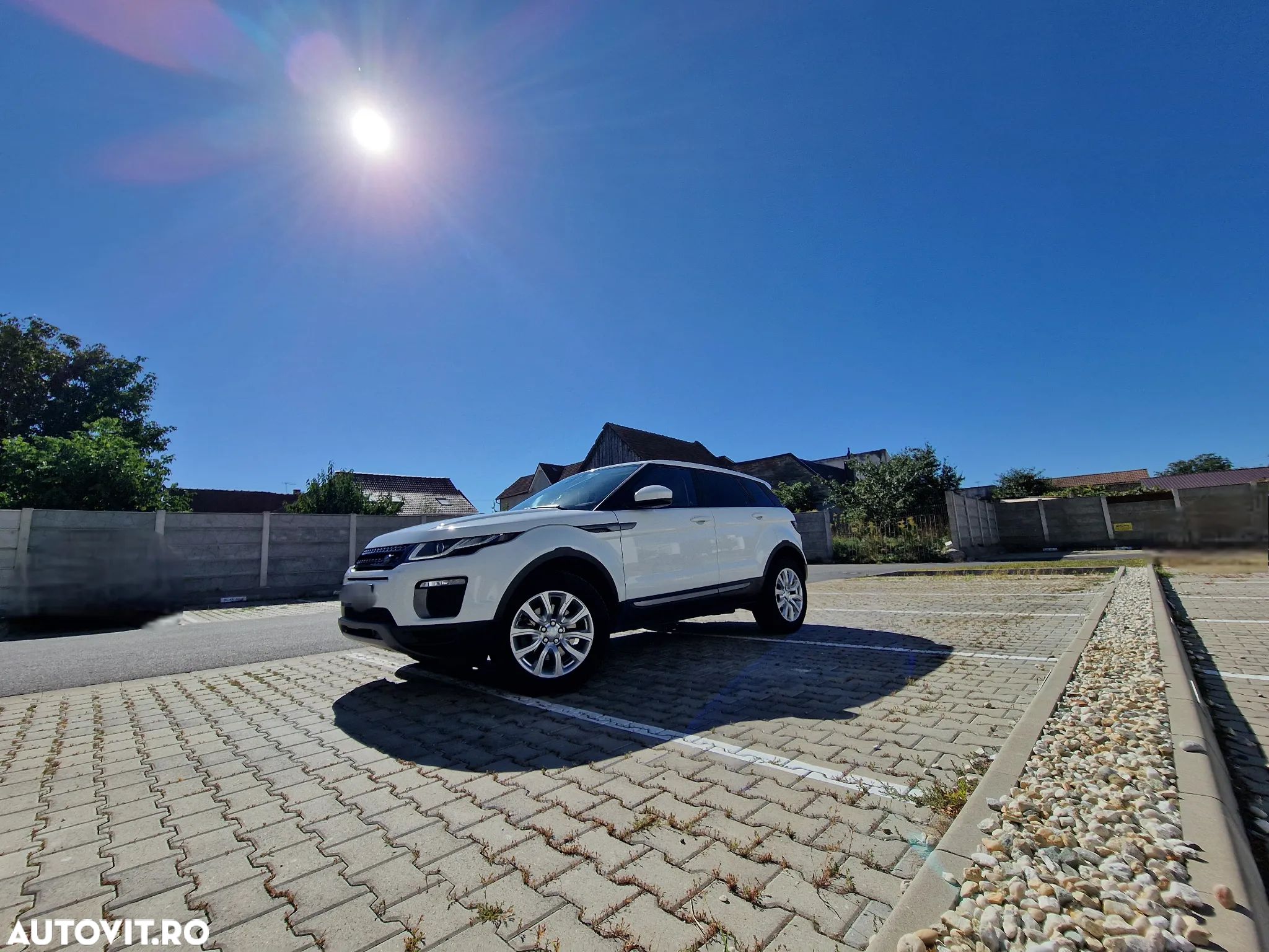 Land Rover Range Rover Evoque - 1