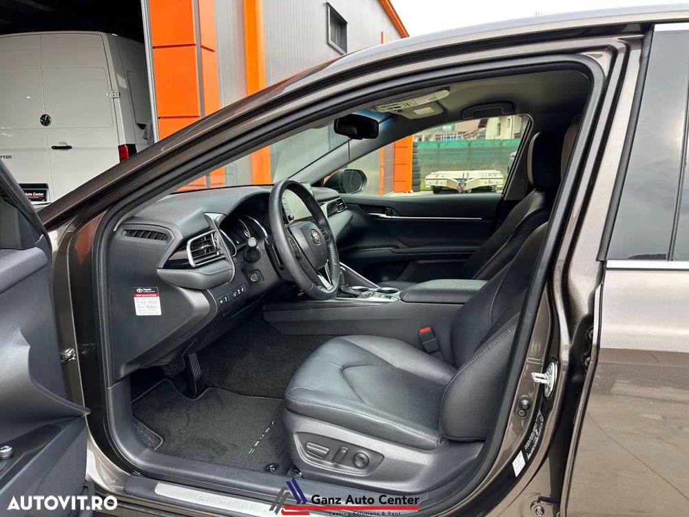 Toyota Camry Executive - 6