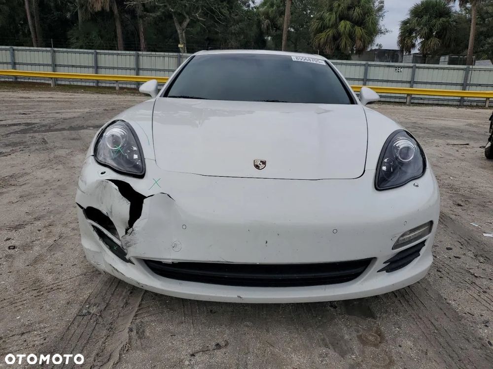 Porsche Panamera - 5