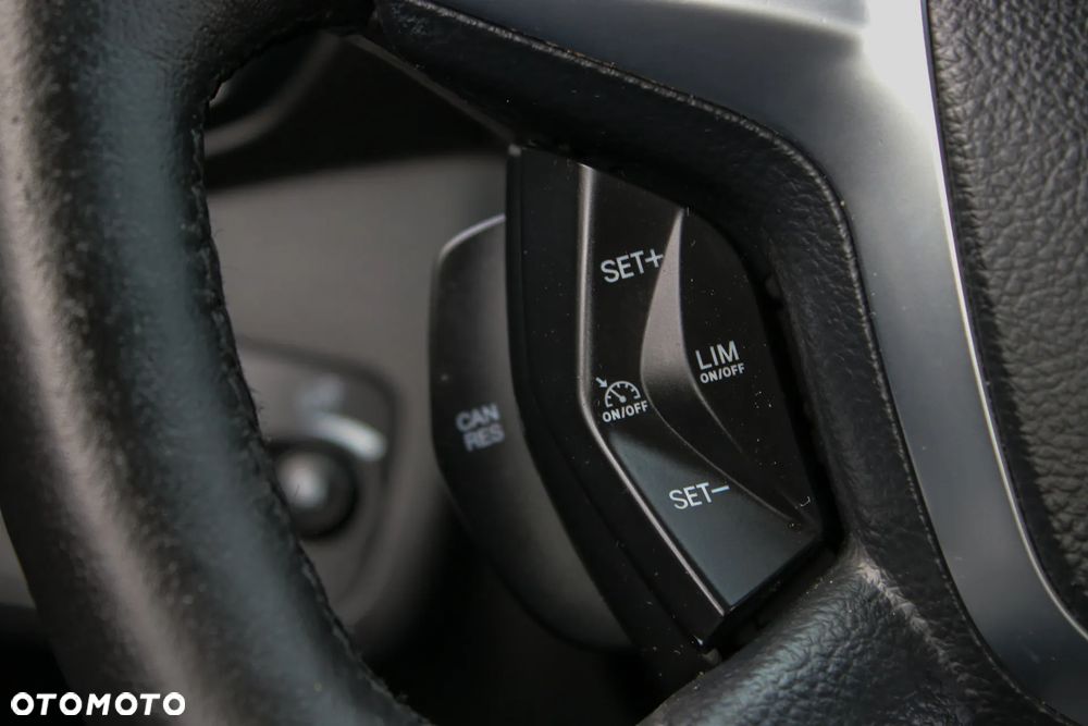 Ford Kuga 2.0 TDCi FWD Titanium - 31