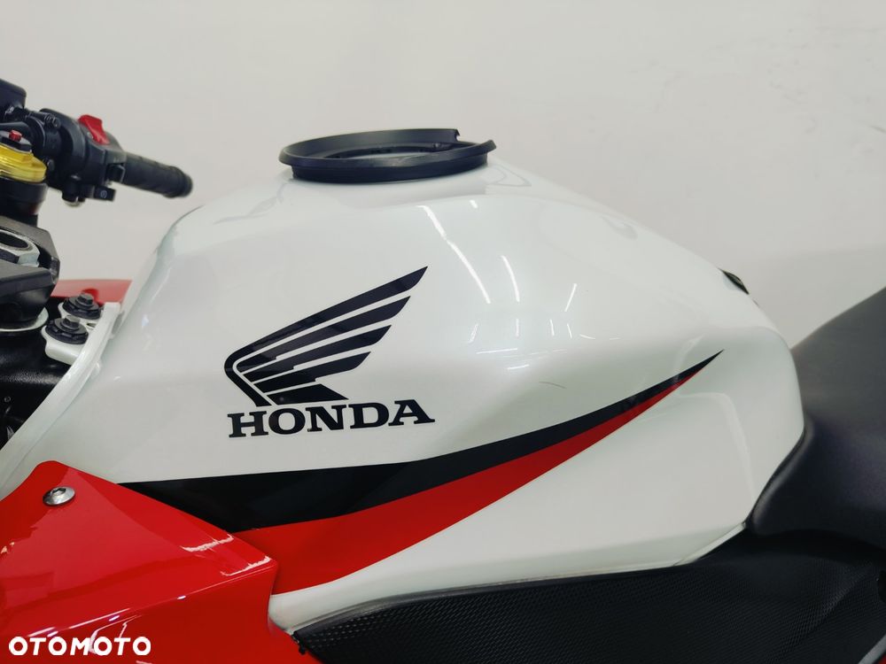 Honda CBR - 26