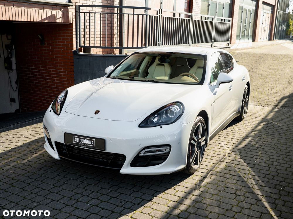 Porsche Panamera GTS PDK - 6