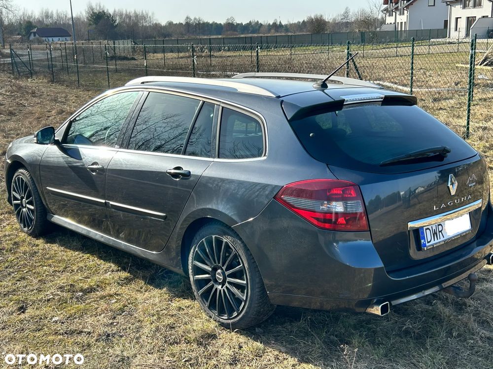 Renault Laguna 2011 photo 5