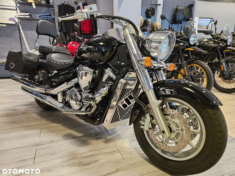 Suzuki Intruder - 1