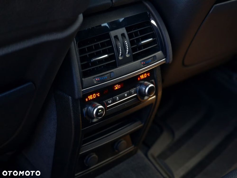 BMW X5 M M50d - 34