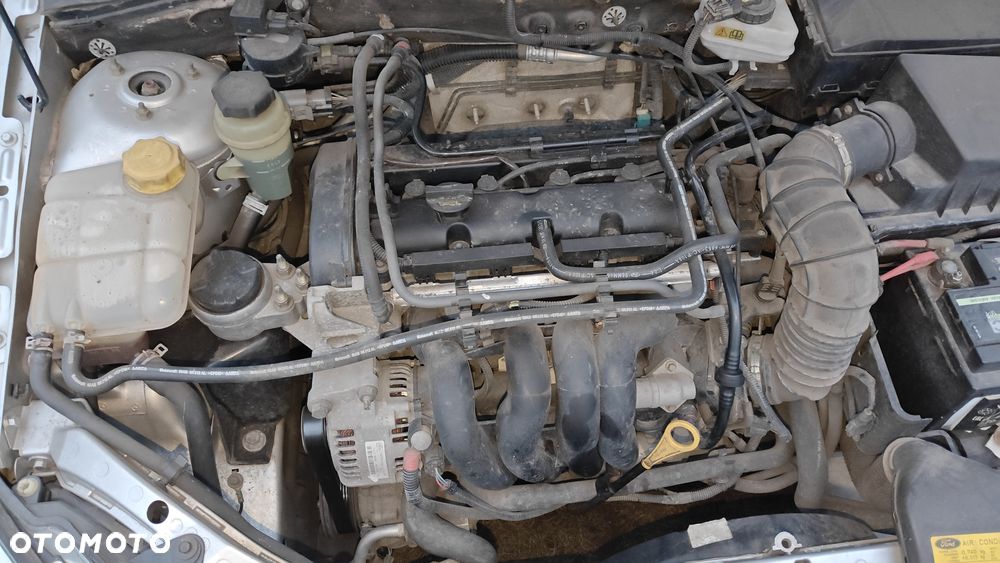 Ford Focus 1.6 Futura - 8