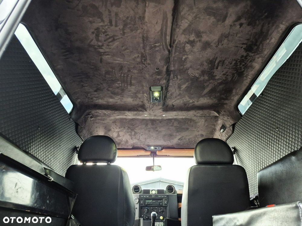 Land Rover Defender 2.2 TD4 E - 32