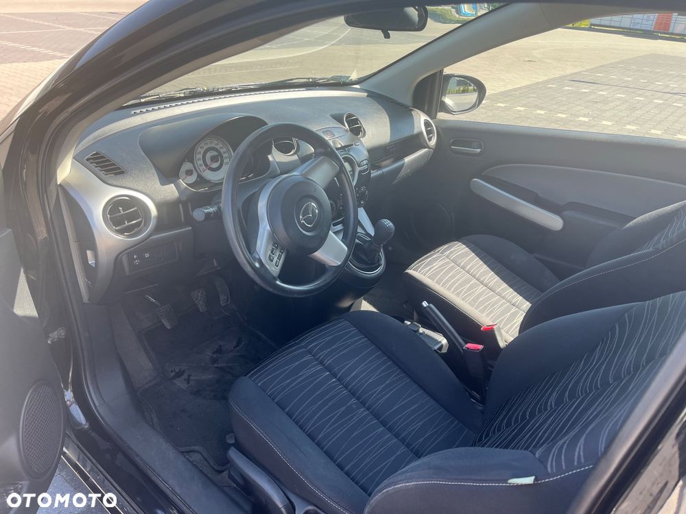 Mazda 2 - 10