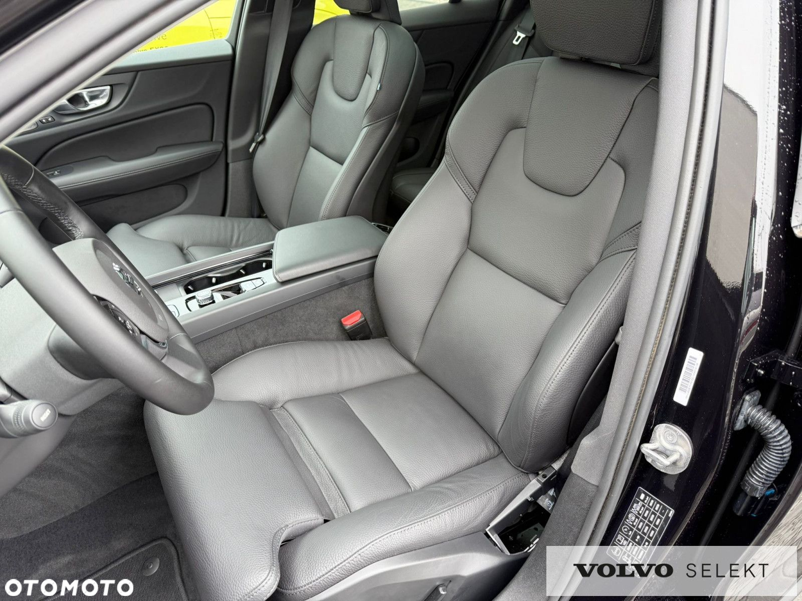 Volvo V60 Cross Country - 13